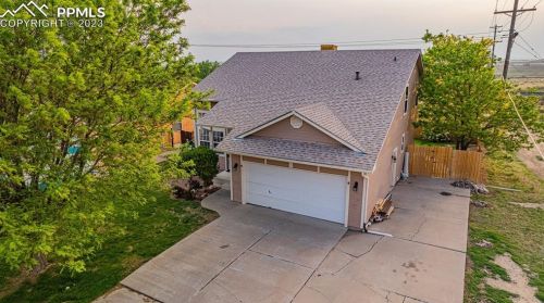 4111 Crestview Dr, Pueblo, CO 81008-1761