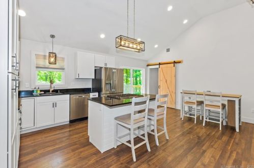 850 Upper Maple St, Killingly CT  06241-2229 exterior