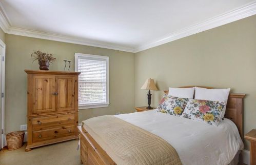 5175 Falcon Chase Ln, Atlanta GA  30342-2155 exterior