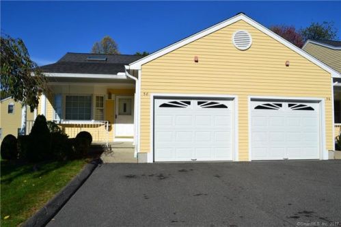 58 Highland Dr, Upper Stepney, CT 06468-1461