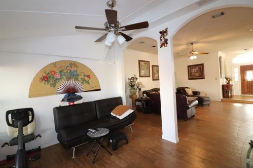 2117 Larkspur Dr, Carrollton TX  75010-4135 exterior