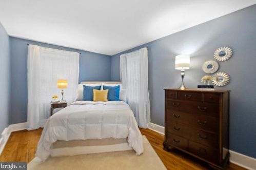 7 Armour Rd, Princeton NJ  08540-3003 exterior