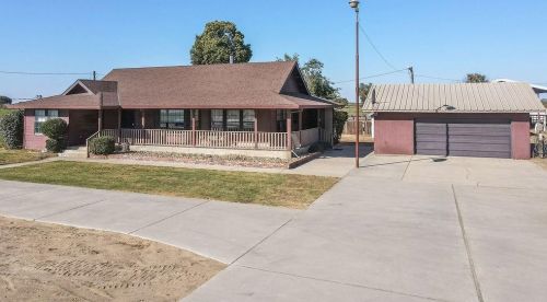 8407 Linwood Ave, Turlock, CA 95380-9351