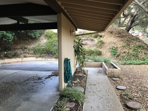 3777 Lockerbie Ln, Glendale CA 91208-1027 exterior