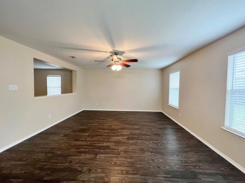 912 Bee Creek Ln, Fort Worth TX  76120-1332 exterior