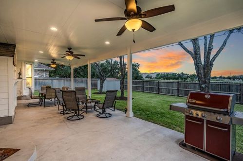 15920 Braesgate Dr, Austin TX  78717-4817 exterior