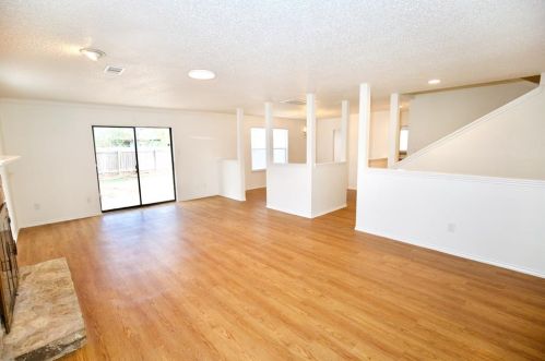 11449 Bristle Oak Trl, Austin TX  78750-1912 exterior