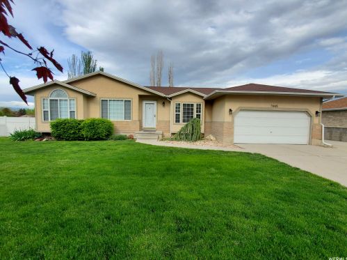 7665 Elk Ridge Dr, Taylorsville, UT 84084-2860