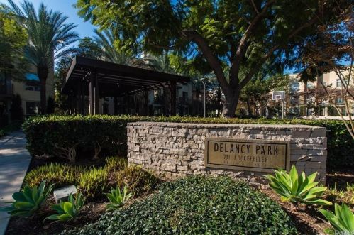 402 Rockefeller, Irvine CA  92612-7165 exterior