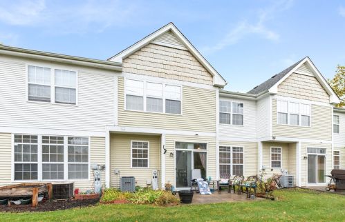 561 Pinebrook Dr, Lemont IL  60490-3173 exterior