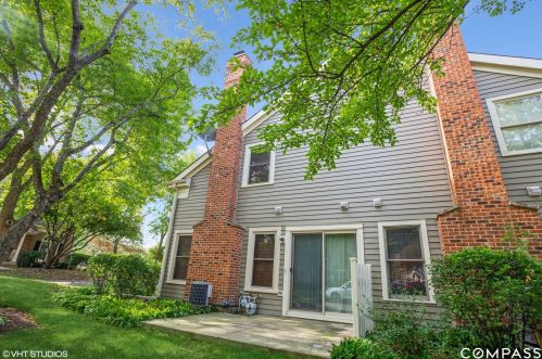 2451 Hunter Dr, Arlington Hts, IL 60004-7212