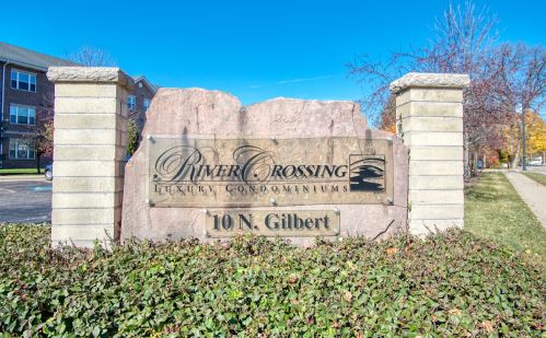 10 Gilbert St, South Elgin IL  60177-1705 exterior