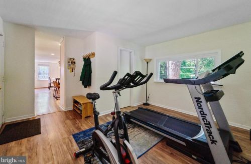 9914 Capitol View Ave, Silver Spring MD 20910-1033 exterior