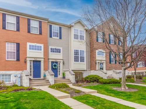 744 Lambert Ln, Hanover Park, IL 60103-2327