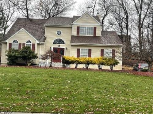 11 Crimson Ln, Dover NJ  07803-2444 exterior