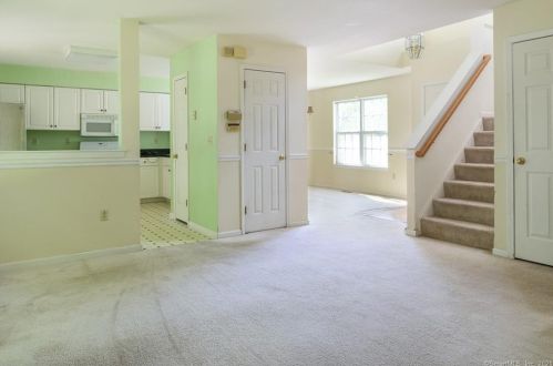 65 Acorn Ln, Milford, CT 06461-1875