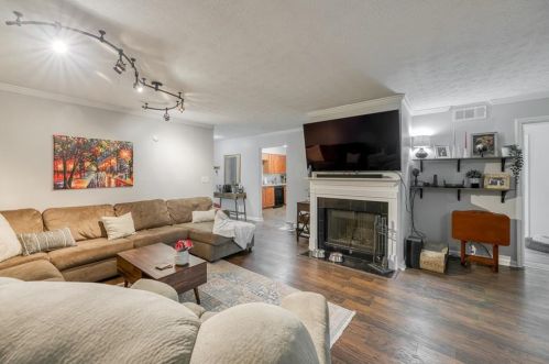 202 Brittany Ct, Duluth GA  30096-2672 exterior