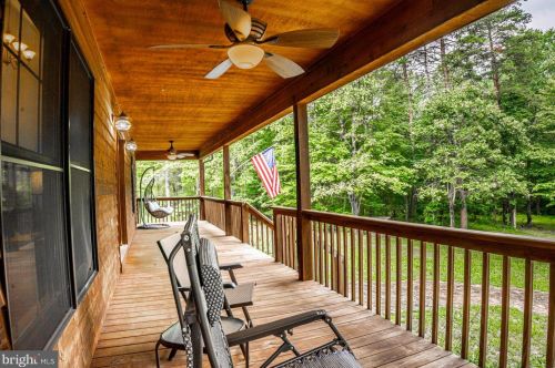 10565 Hidden Lake Ln, Rixeyville, VA 22737-2546