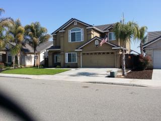 9568 Ann Ave, Fresno, CA 93720-5446