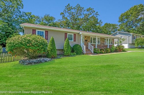 172 Susan Dr, Jackson Twp, NJ 08527-1143