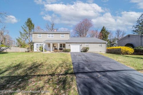 20 Danemar Dr, Middletown, NJ 07748-3625