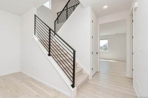 27820 10th Dr, Aurora CO 80018 exterior