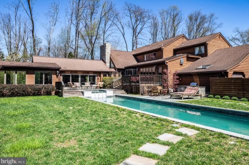 15 Teak Ln, Princeton NJ 08540-4724 exterior