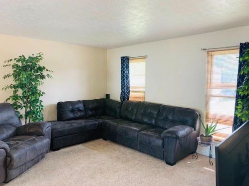 1494 Forester Dr, Cincinnati OH  45240-1138 exterior