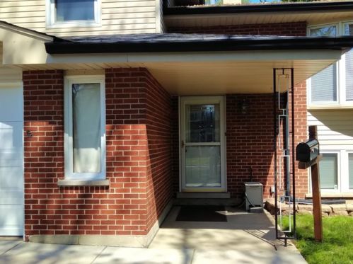 9 Debbie Dr, Mount Prospect, IL 60056-2701