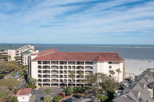 317 Seascape Ct, Isle Of Palms, SC 29451-4828