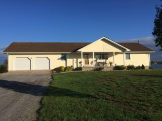 180 Quails Run Ln, Harrisburg, IL 62946-5292