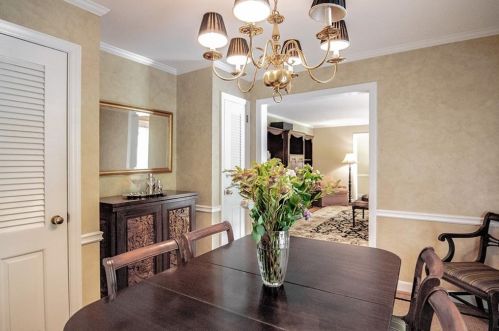 100 Finchley Ct, Atlanta GA  30328-2034 exterior