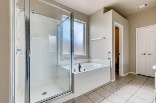 5841 Pearl Oyster Ln, Fort Worth TX  76179-7563 exterior