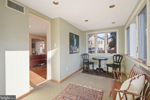 612 Pershing Dr, Silver Spring MD 20910-4341 exterior