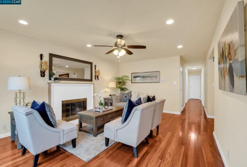 2378 Charlotte Ave, Concord CA  94518-2511 exterior