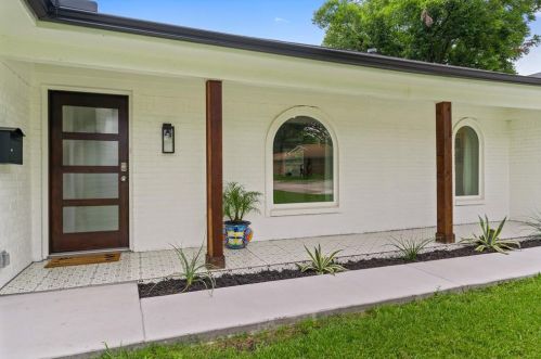 3813 Kelvin Ave, Fort Worth TX  76133-2947 exterior