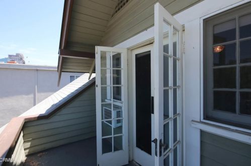 368 Milford St, Glendale CA  91203-2004 exterior