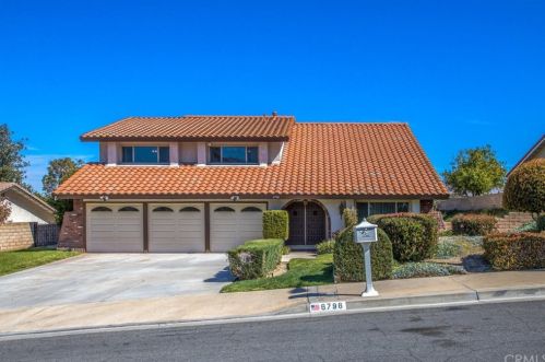 6796 Roanoak Pl, Riverside, CA 92506-5311
