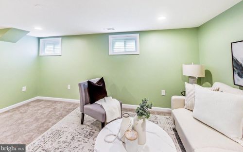 6608 Gude Ave, Silver Spring MD 20912-4827 exterior