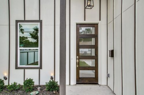 3351 Canada Dr, Dallas, TX 75212-1319