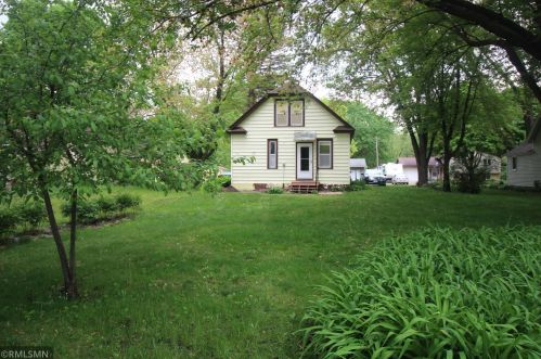 421 Rice St, Kasota, MN 56050-2023