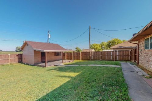 505 Castlegate St, Dorchester, TX 75459-3674