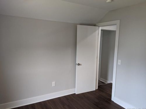 36 Catlin Pl, Huntington CT  06484-4404 exterior