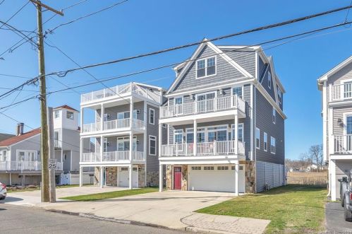 74 Melba St, Milford, CT 06460-7437