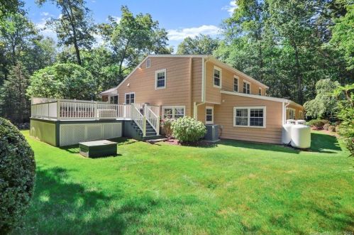 33 Canterbury Ln, Wilton, CT 06897-4103