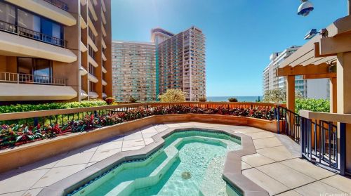 1778 Ala Moana Blvd, Honolulu HI  96815-1658 exterior