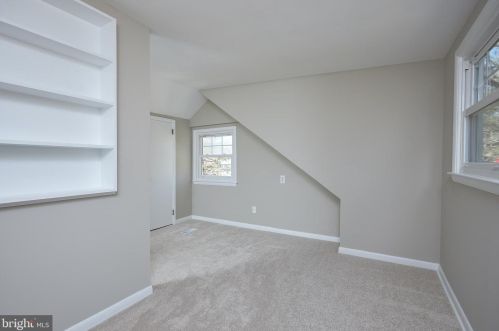 221 Dl Dr, Silver Spring MD 20910-1501 exterior