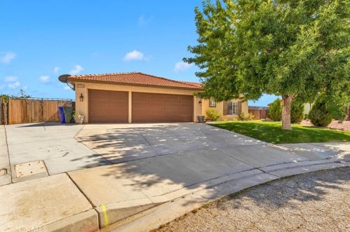 10945 Desert Rose Ct, El Mirage, CA 92301-3665