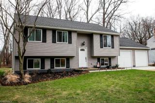 335 Manhattan Pkwy, Concord Township OH  44077-5024 exterior
