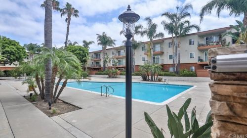 400 Acacia Ave, Fullerton CA  92831-4011 exterior